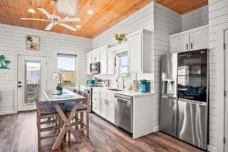 On The Pond Boardwalk to Beach Private Pool - 7