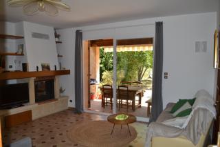 Maison rénovée avec terrasse privative et jardin au centre de Gemenos - 3