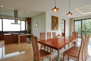 Hikari Hill View Villa 7 bedrooms with a private swimming pool - Bandung - 1