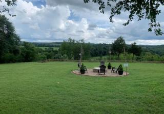 Charming Inn w Gorgeous Views Crooked Creek 2 Queens and Kitchen - 3