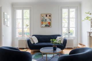 Veeve - Beauty Among the Bustle - 9