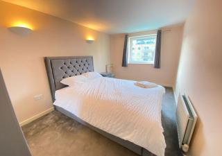 Greenwich Dockside 2 Bed - 9