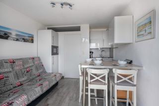 Appart avec terrasse et vue mer - 30m de la plage - 2