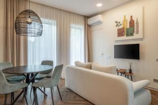 GREEN HOUSE Downtown Apartments with private FREE parking and BIKE storage - 0