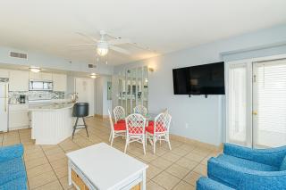 Ocean View 2 Bedroom Condo- Sleeps 6! Palace 1407 - Myrtle Beach - 4
