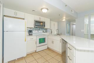 Ocean View 2 Bedroom Condo- Sleeps 6! Palace 1407 - Myrtle Beach - 3