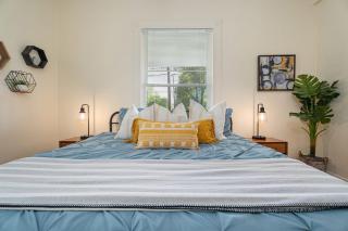 Bluebird Haus - Game Room & Hot Tub - Fredericksburg - 2