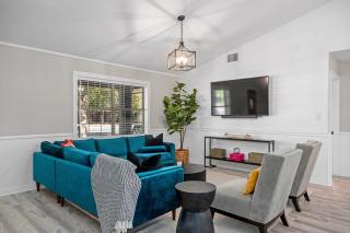 Fritztown's Finest - Hot Tub Fire Pit & Sleeps 10 - 6