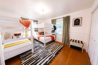 Howdy Haus - Pool Hot Tub Game Room & Glam Room - Fredericksburg - 3