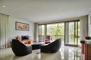 Magenta Hill View Villa 6 bedrooms with a private slide pool - Bandung - 1