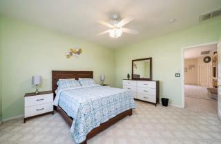 Cozy and Spacious Entire 5-Bedroom, 4-Fullbath Home Sleeps 14 - Lake Havasu City - 1