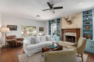 Revins Haus - Fire Pit & Walk to Main St - Fredericksburg - 8