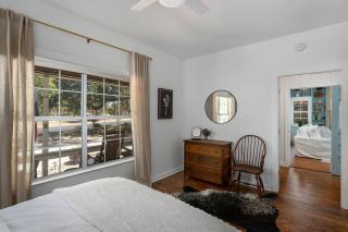 Revins Haus - Fire Pit & Walk to Main St - Fredericksburg - 1