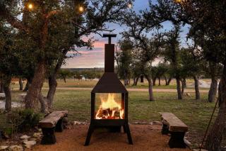 Rockin' R - Mason Jar Cabin - Fredericksburg - 1