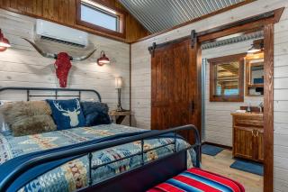 Rockin' R - Morning Star Cabin - Fredericksburg - 8