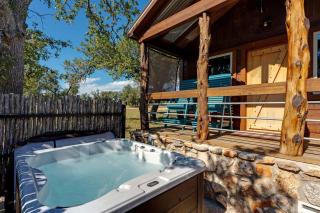 Rockin' R - Morning Star Cabin - Fredericksburg - 6