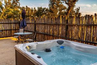 Rockin' R - Morning Star Cabin - Fredericksburg - 1