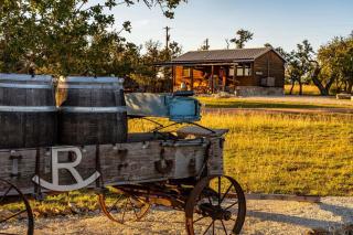 Rockin' R Ranch - 4 Cabins & Sleeps 10 - Fredericksburg - 9