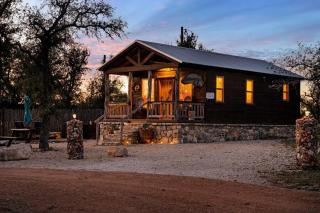 Rockin' R Ranch - 4 Cabins & Sleeps 10 - Fredericksburg - 4