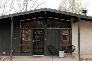 Schubert Haus - 2 BLKS to Main St Hot Tub & Pool - Fredericksburg - 1
