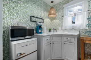 Stonewall Bungalow 2 - Sleeps 2 - Stonewall - 8
