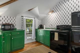 Stonewall Bungalow 4 - Sleeps 3 - Stonewall - 7