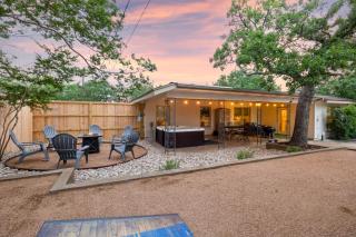 The Coop and Roost - Hot Tub & Cowboy Pool - Fredericksburg - 1
