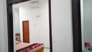 VS Homestay Ayodhya - 9