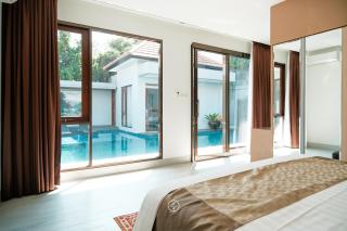 Kirei Mountain View Villa 7 bedrooms with a private swimming pool - Bandung - 0