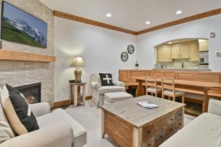 Family Getaway-Pool, Tubing, Skiing, & Ice Castles Villa 1002 villa - 7