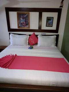 2 E Hotel - Busua - 0