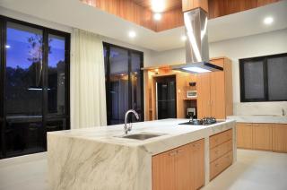 Atsuka Hill View Villa 8 bedrooms with a private heated swimming pool - 5