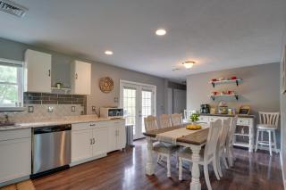 1 Mi to Lakes Family Pocono Home with Fire Pits! - Long Pond - 3