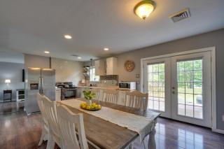 1 Mi to Lakes Family Pocono Home with Fire Pits! - Long Pond - 2