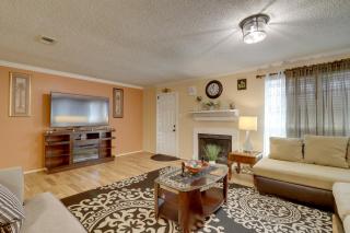 Central Houston Townhome with Patio 4 Mi to Airport - Houston - 0