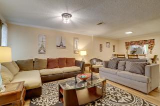 Central Houston Townhome with Patio 4 Mi to Airport - Houston - 7