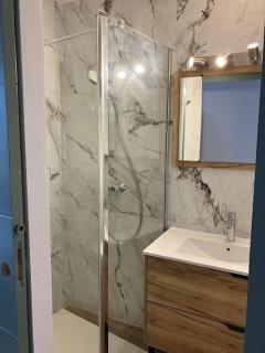 Le Petit Château de Castries - 8