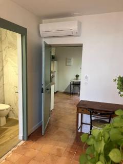 Le Petit Château de Castries - 3