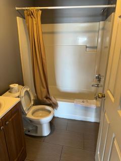 12 Ashworth Ave suites - Hampton - 5