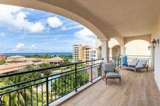 Designers Delight 3 BR w Pool Gym Tennis Courts - 5