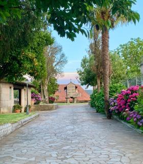 Casa con piscina y barbacoa · Casa O vincular by Easy Life Rent - - 3