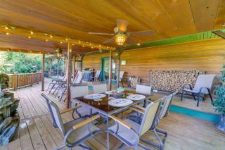 Just a Cast Away Cassville Cabin with Covered Deck - Cassville - 9