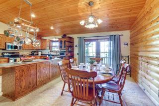 Just a Cast Away Cassville Cabin with Covered Deck - 5