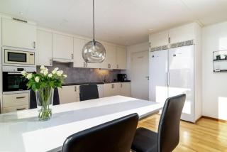 Modern Family House Near Pulpit Rock - 1