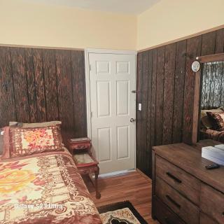 HARPER AVE King Bed with Private Bathroom, FREE PARKING - 6