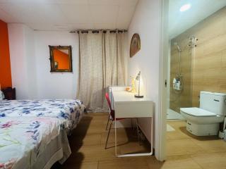 Mirador 2 del Mercado Central - habitacion con baño privado en el centro de la Ciudad Vella - 3