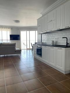 Luxurious Beach Front Apartment - Durazzo - 4