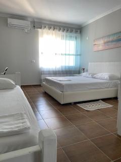 Luxurious Beach Front Apartment - Durazzo - 1
