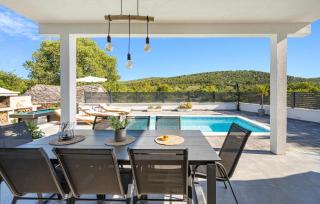 Nice Home In Krusevo With Jacuzzi - Kruševo - 4