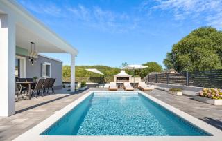 Nice Home In Krusevo With Jacuzzi - Kruševo - 1